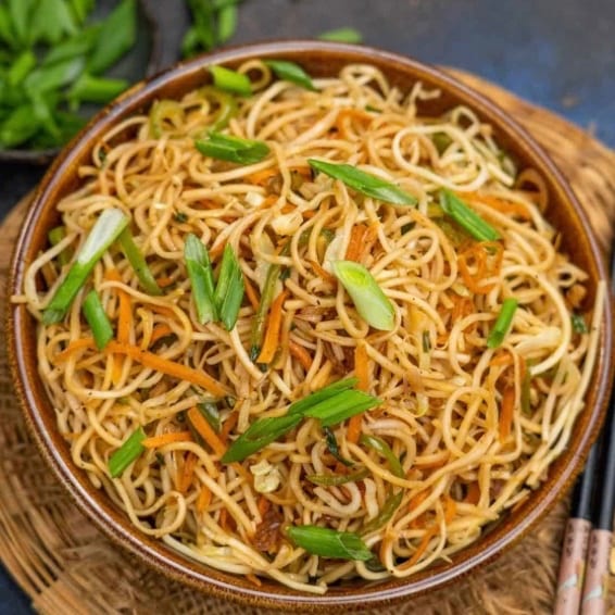 Veg Hakka Noodles.